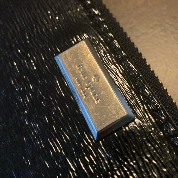 Kate Spade Zip Wallet - Picture 2 of 10